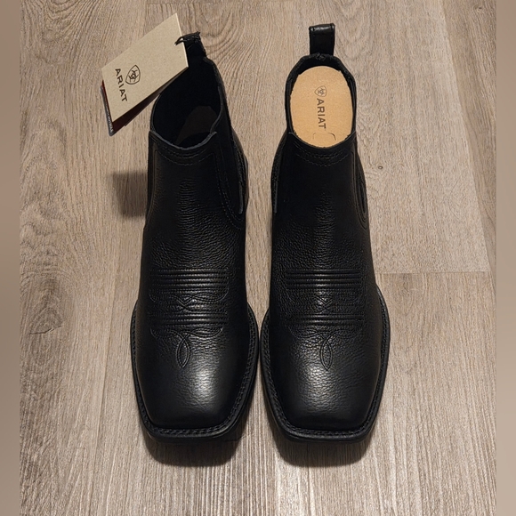 Ariat Other - Ariat Men's Booker Ultra Chelsea Boots - Square Toe.